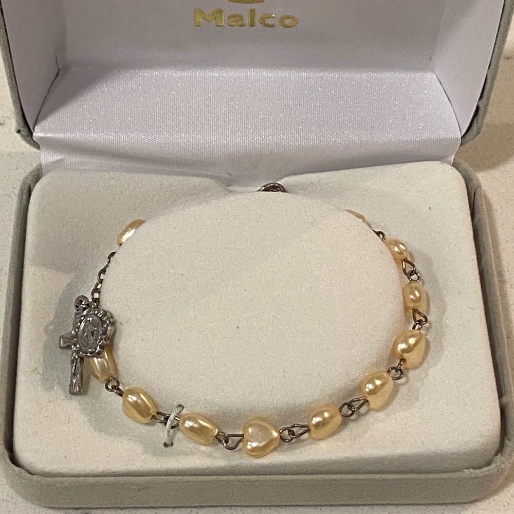 Malco  Golden Heart Children's  bracelet W/ Crucifix & Mary Pendant